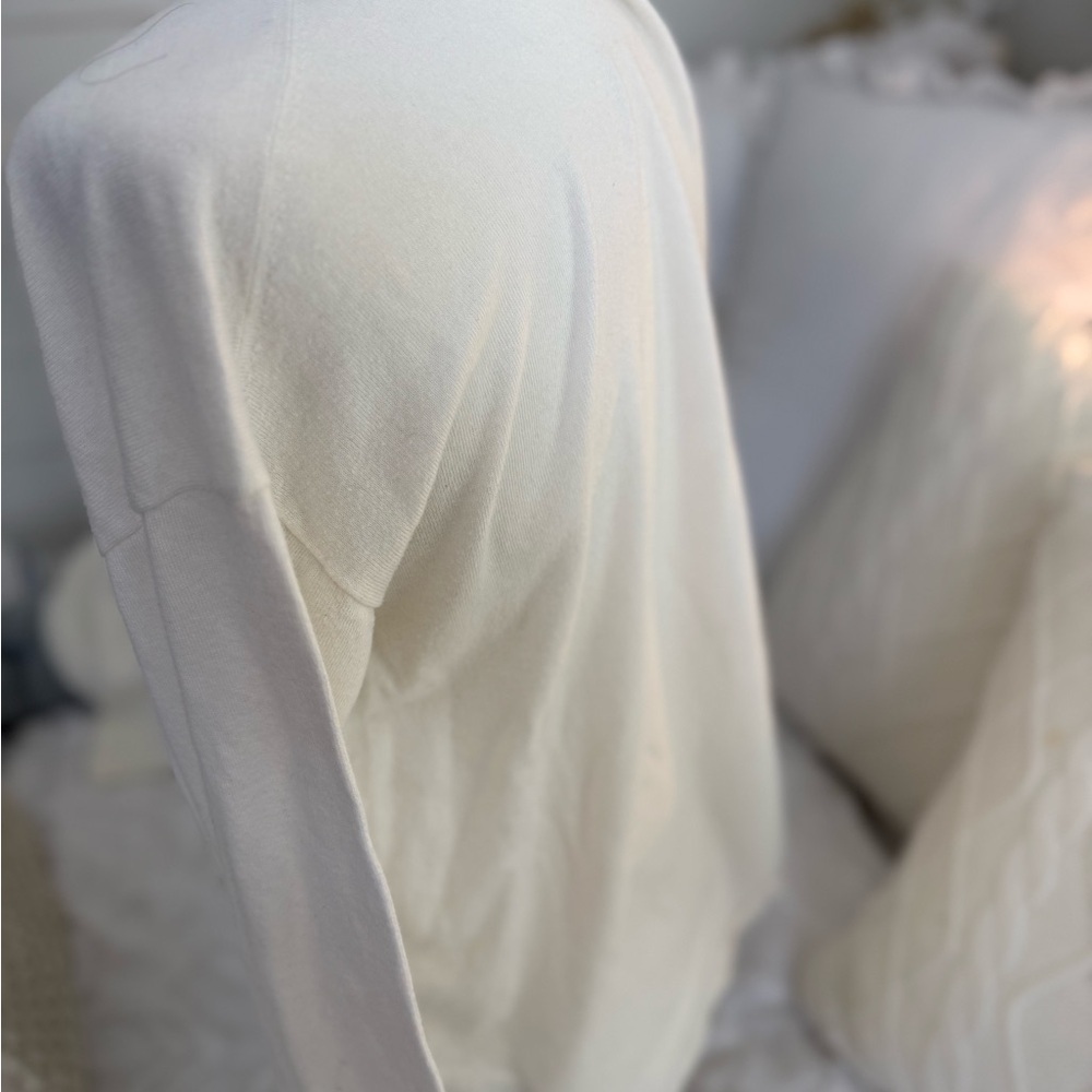 Elegant White Women's Sweater - Picture 8 of 10